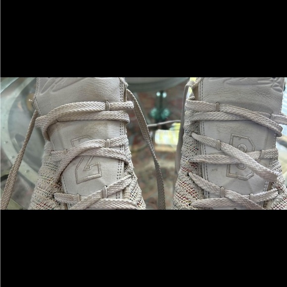 Nike Basketball 🏀 Shoes - Picture 3 of 5